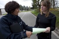 De sporter ontvangt de doorslag van de kennisgeving